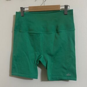 EUC Alo Yoga Green 7” Biker Athletic Shorts